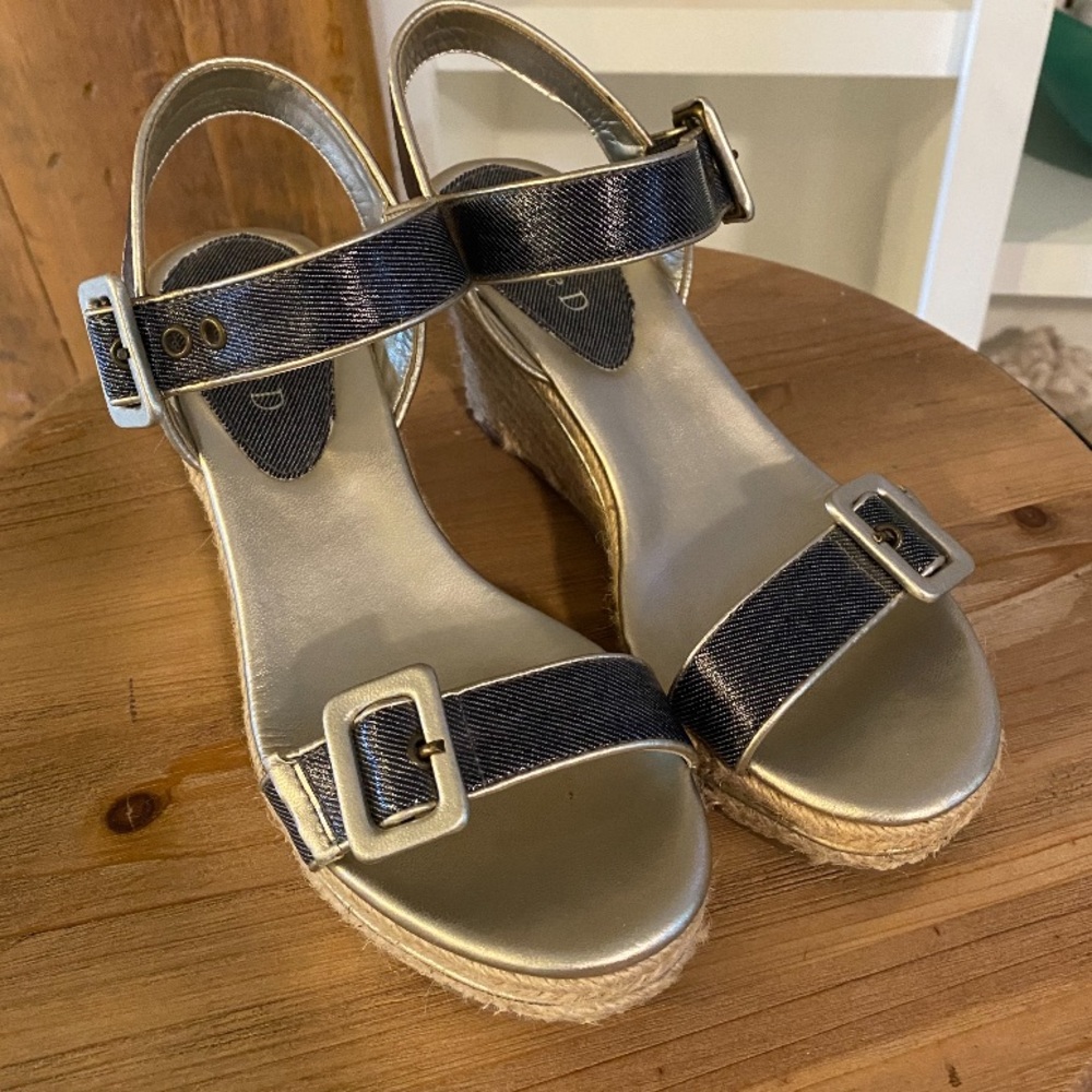 Super cute Navy Espadrilles